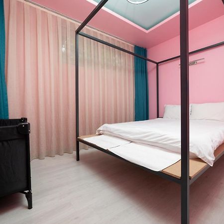 Hotel Gloria プリシュティナ エクステリア 写真